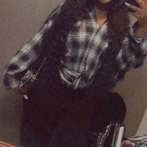 Both the shirt are a size large.